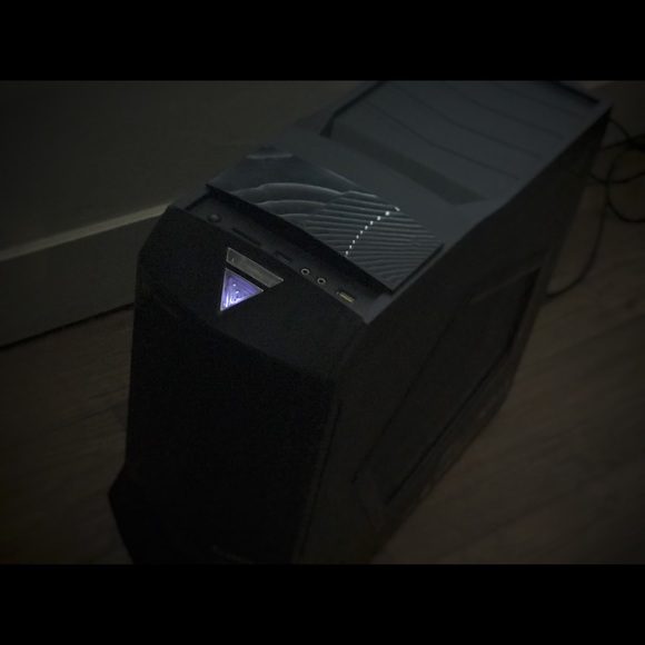 Gaming PC - Picture 2 of 5